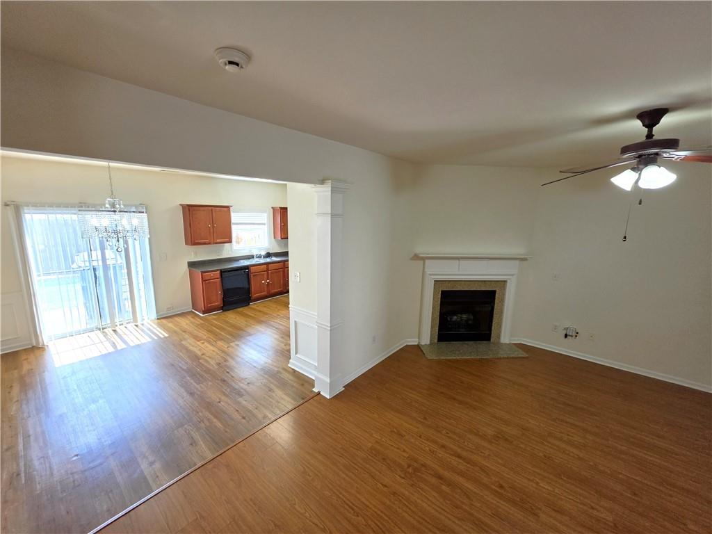 1908 Dilcrest Drive Property Photo 5
