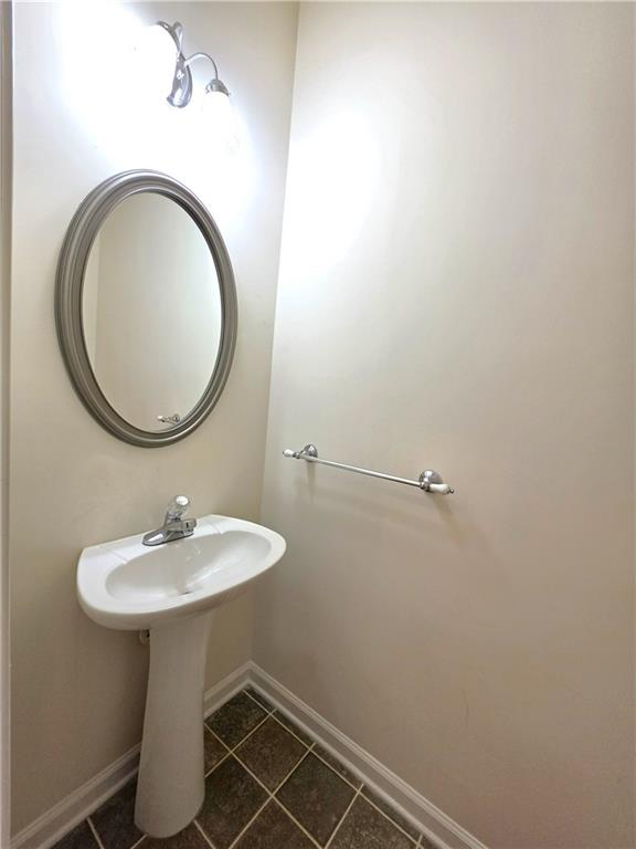 1908 Dilcrest Drive Property Photo 6