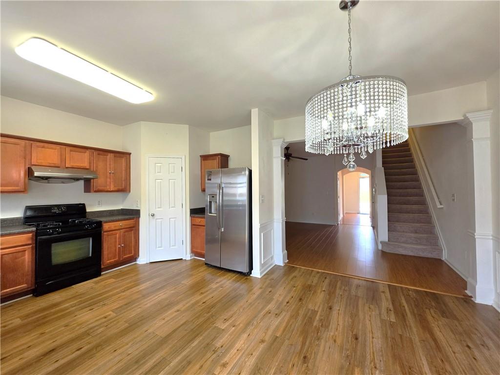 1908 Dilcrest Drive Property Photo 7