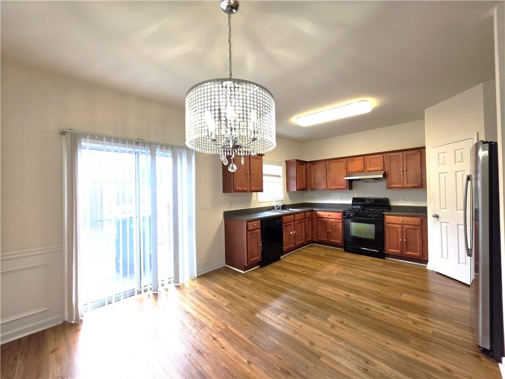 1908 Dilcrest Drive Property Photo 8