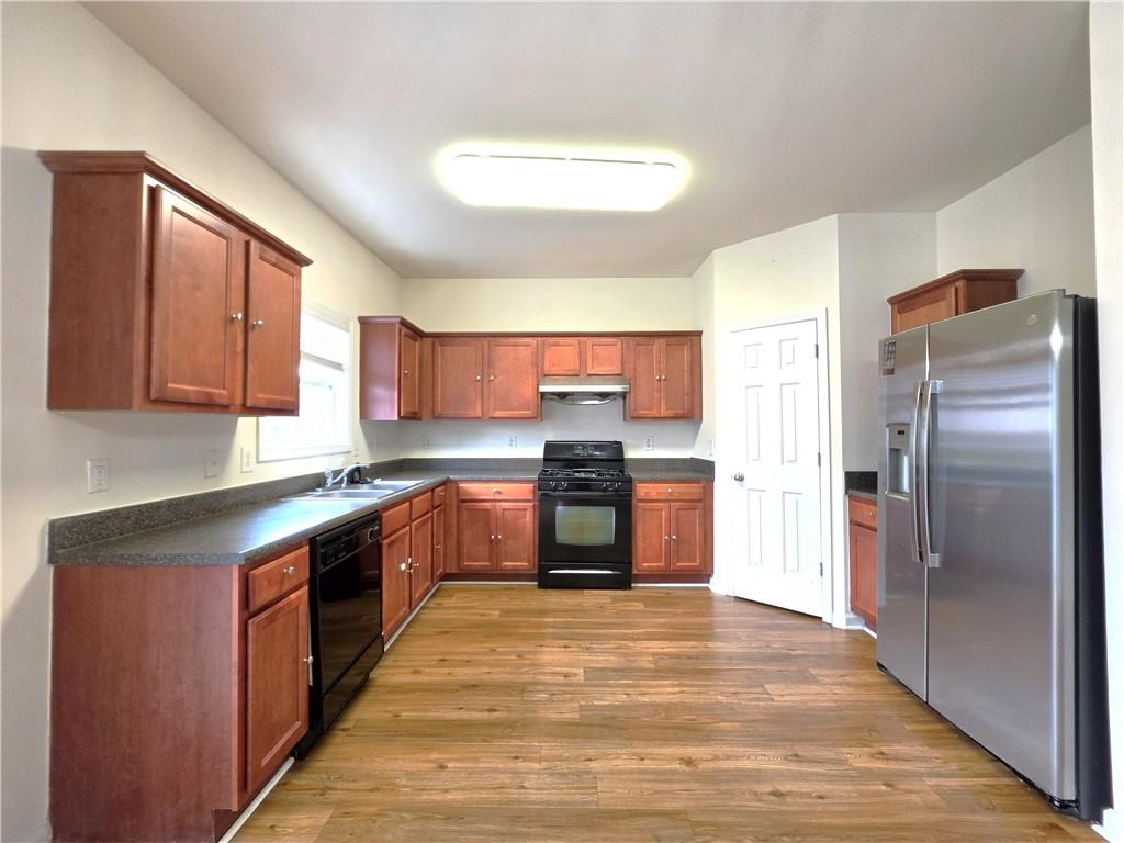 1908 Dilcrest Drive Property Photo 9