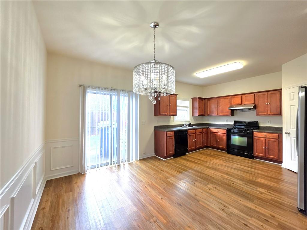 1908 Dilcrest Drive Property Photo 11