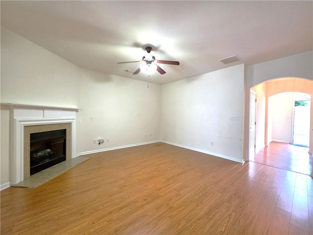 1908 Dilcrest Drive Property Photo 12
