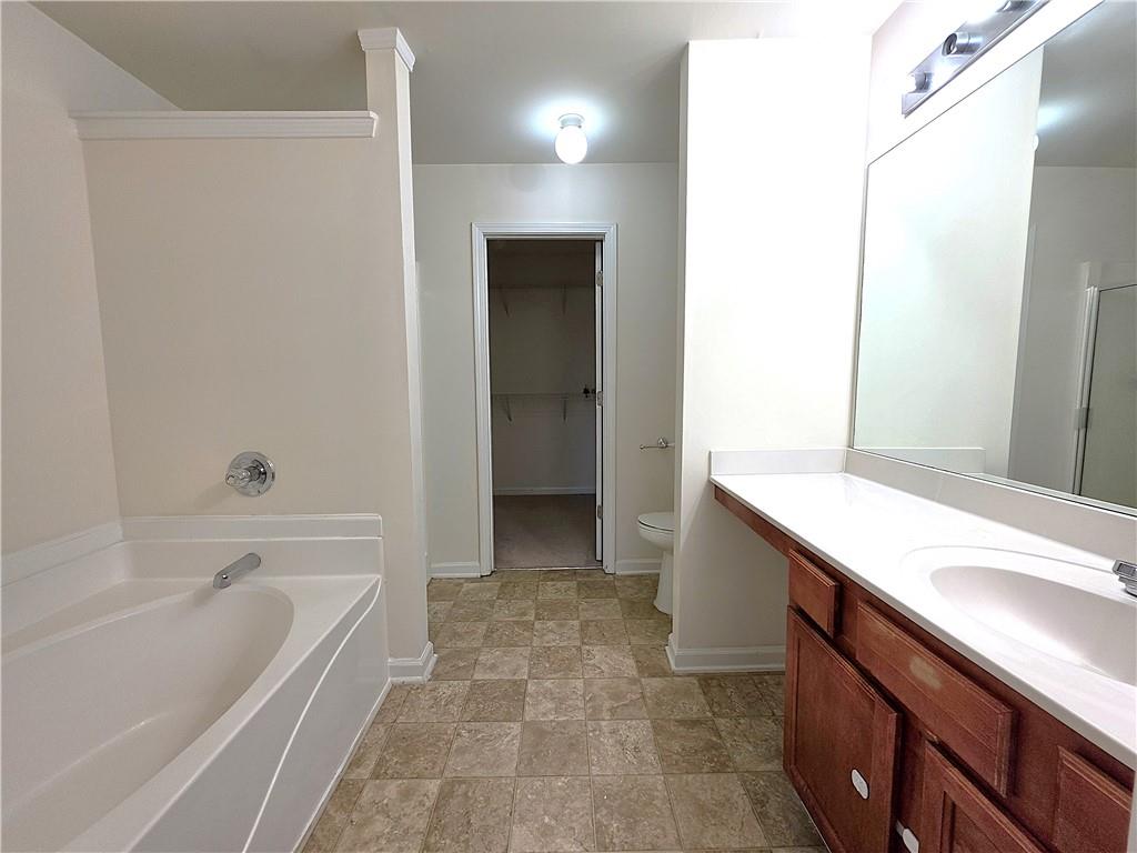 1908 Dilcrest Drive Property Photo 15