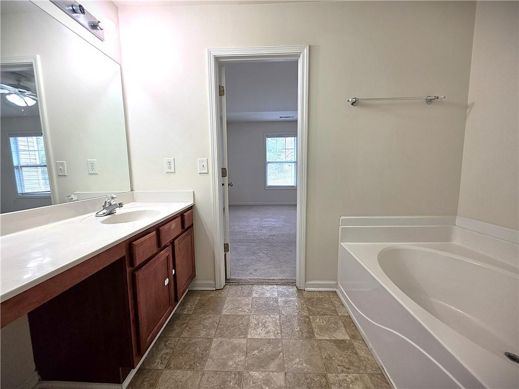 1908 Dilcrest Drive Property Photo 17