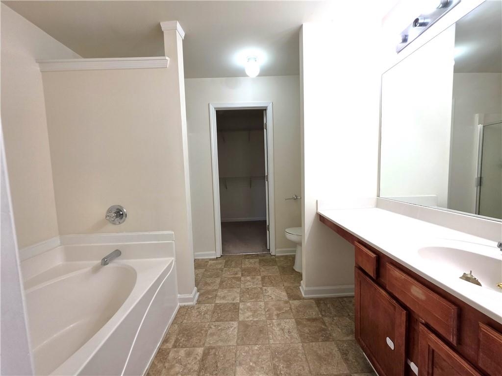 1908 Dilcrest Drive Property Photo 18