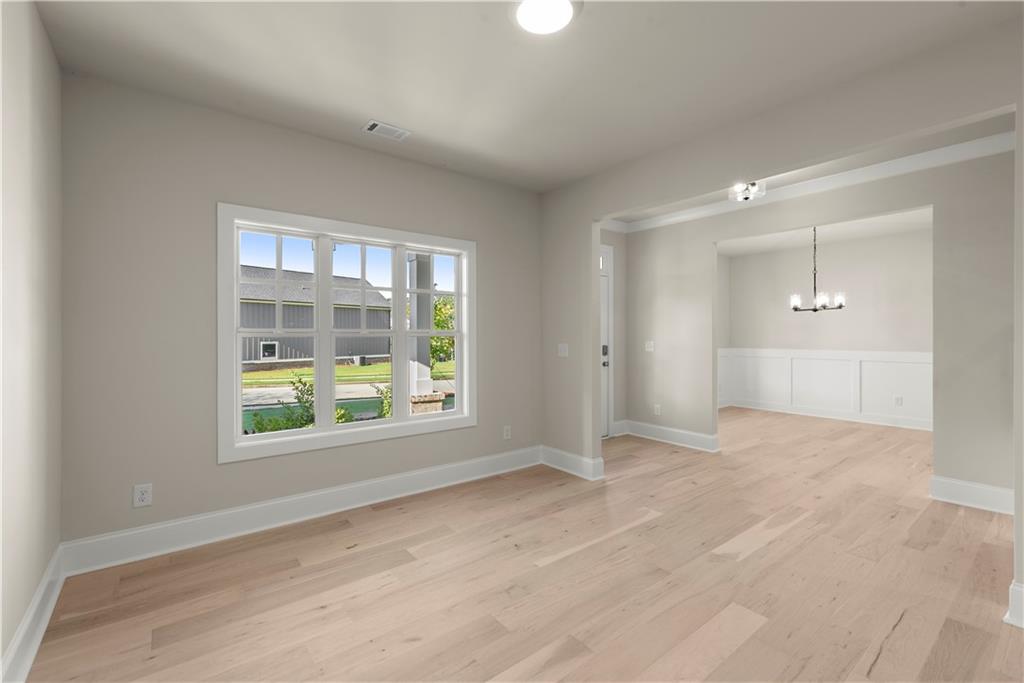 4306 Brookhaven Drive Se Property Photo 10