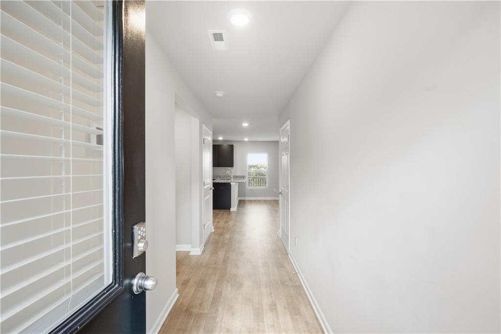 399 Toronto Circle Property Photo 4