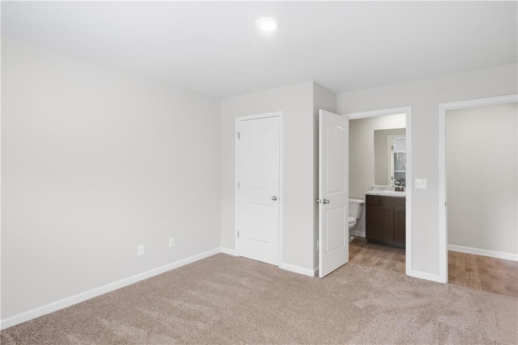 399 Toronto Circle Property Photo 6