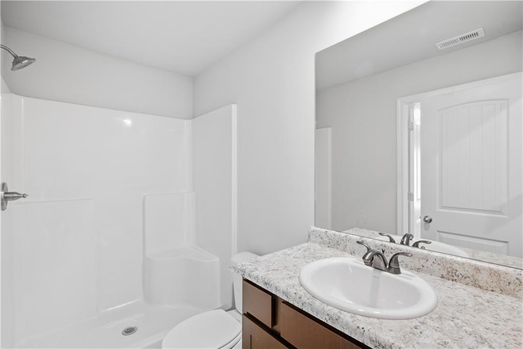 399 Toronto Circle Property Photo 7