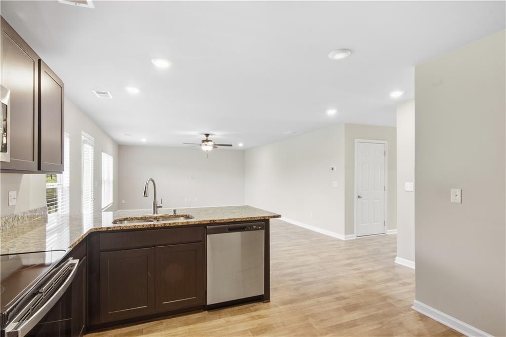 399 Toronto Circle Property Photo 10