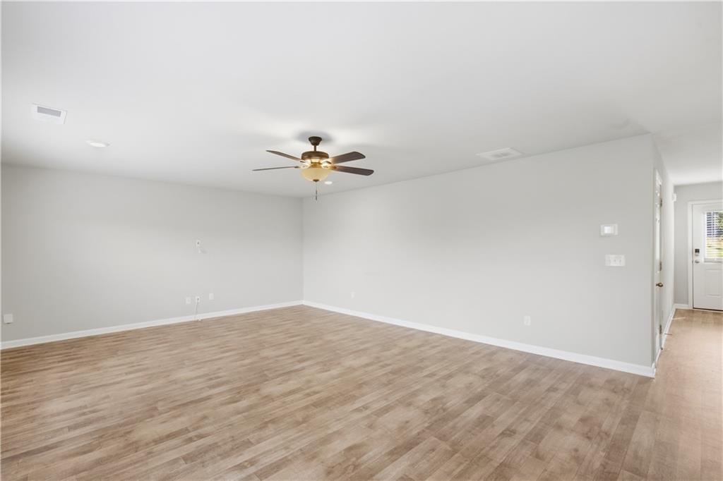 399 Toronto Circle Property Photo 12