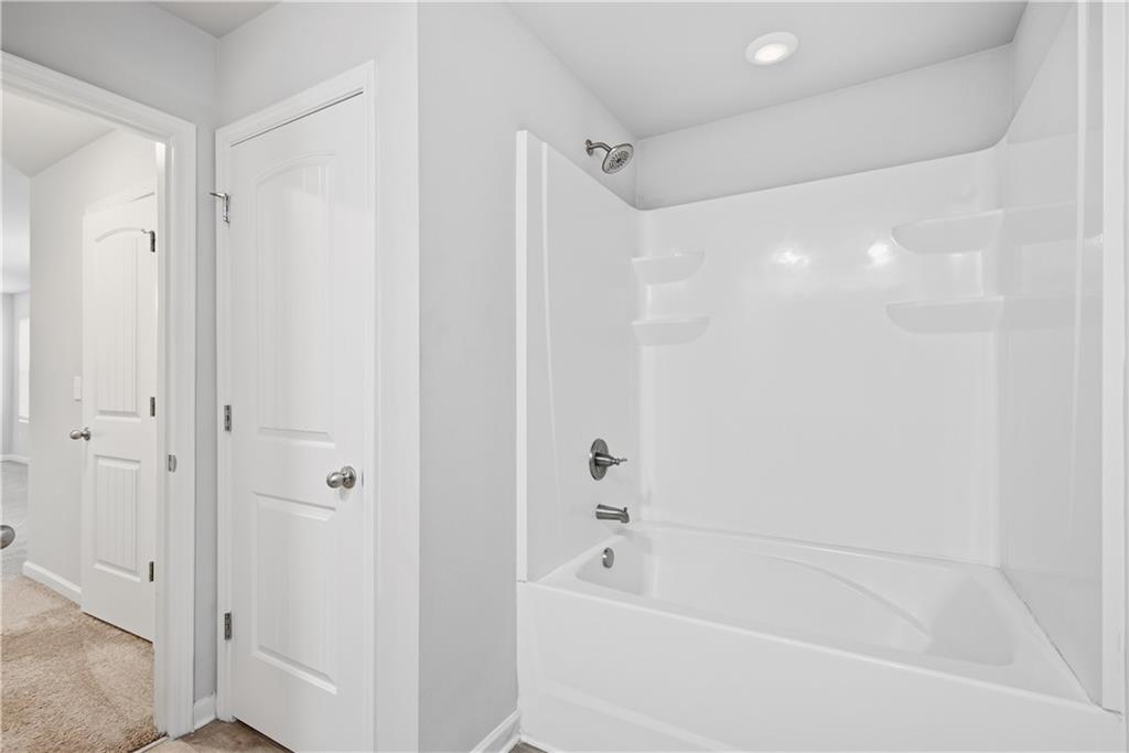 399 Toronto Circle Property Photo 20