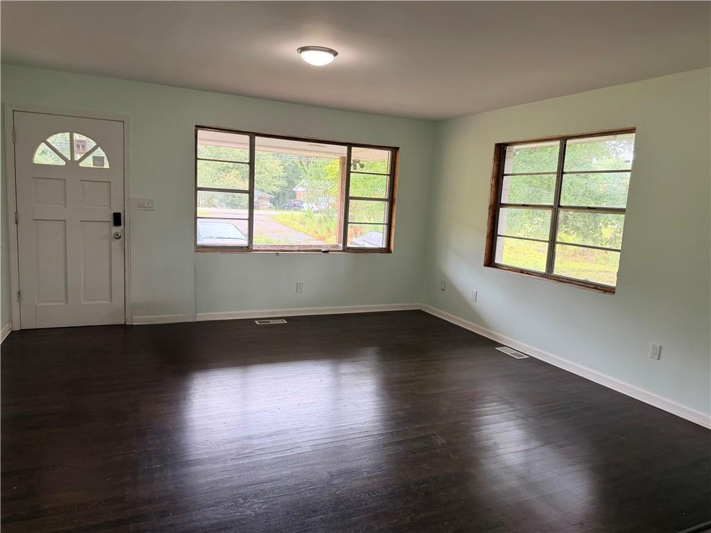 412 E Mcintosh Road Property Photo 2