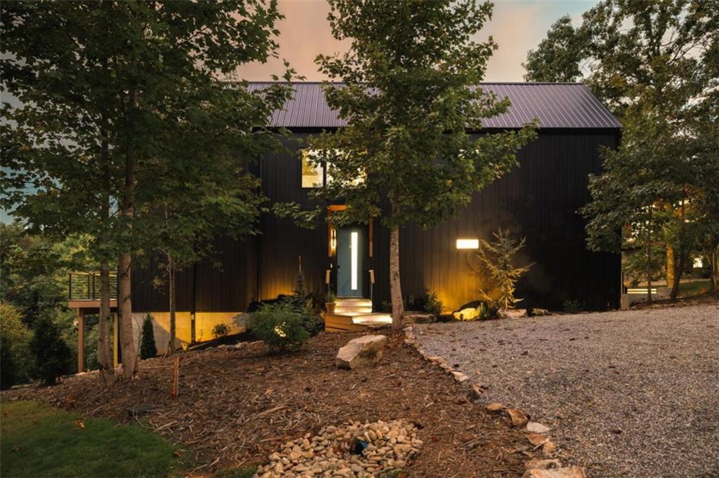 88 This Way Property Photo 2