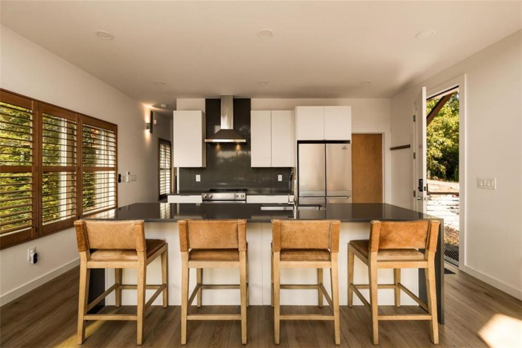 88 This Way Property Photo 10