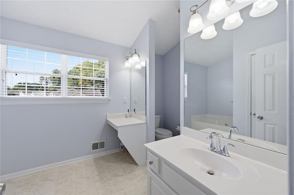3279 Benthollow Lane Property Photo 14