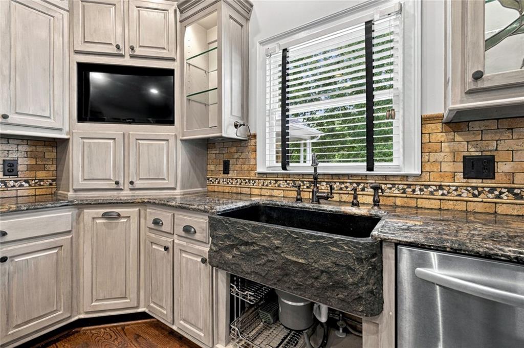 5030 Highland Ridge Run Property Photo 15
