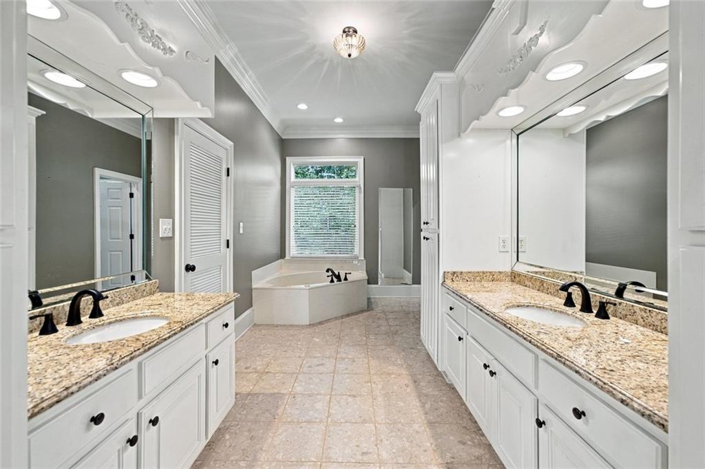 5030 Highland Ridge Run Property Photo 24