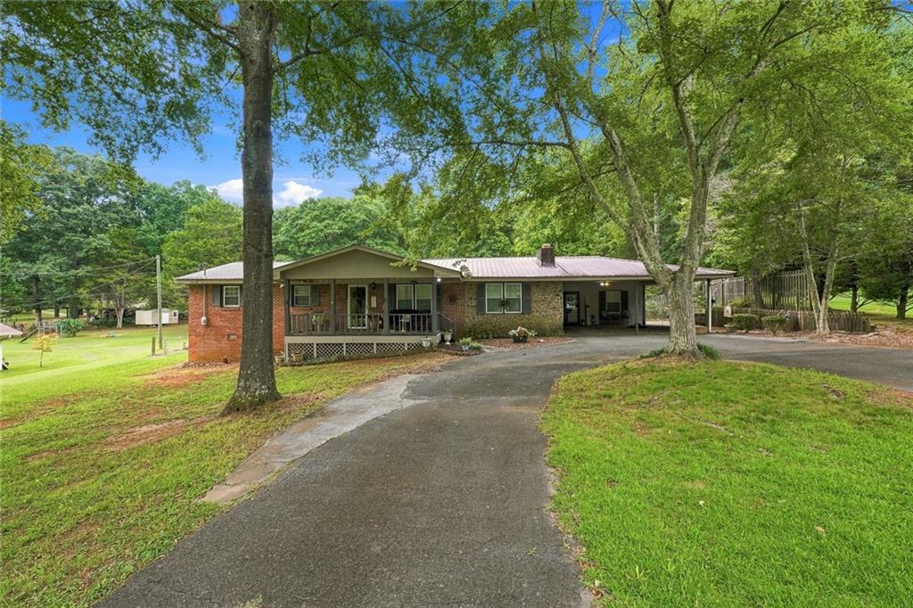 5 Elaine Drive Property Photo 3