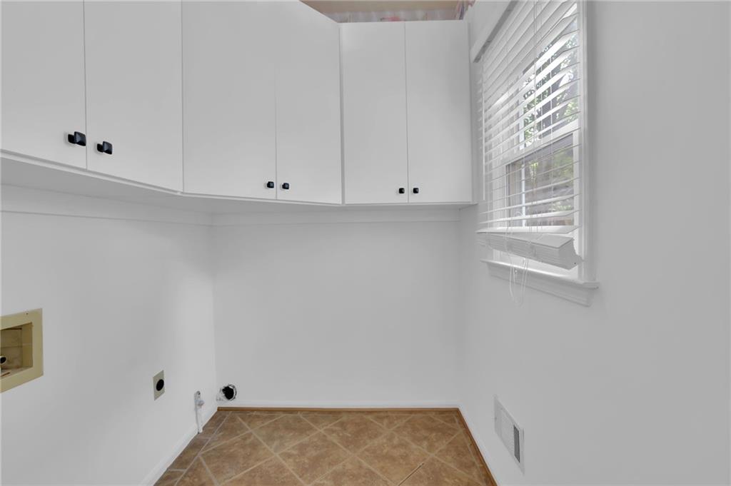 235 Ashebourne Trail Property Photo 12