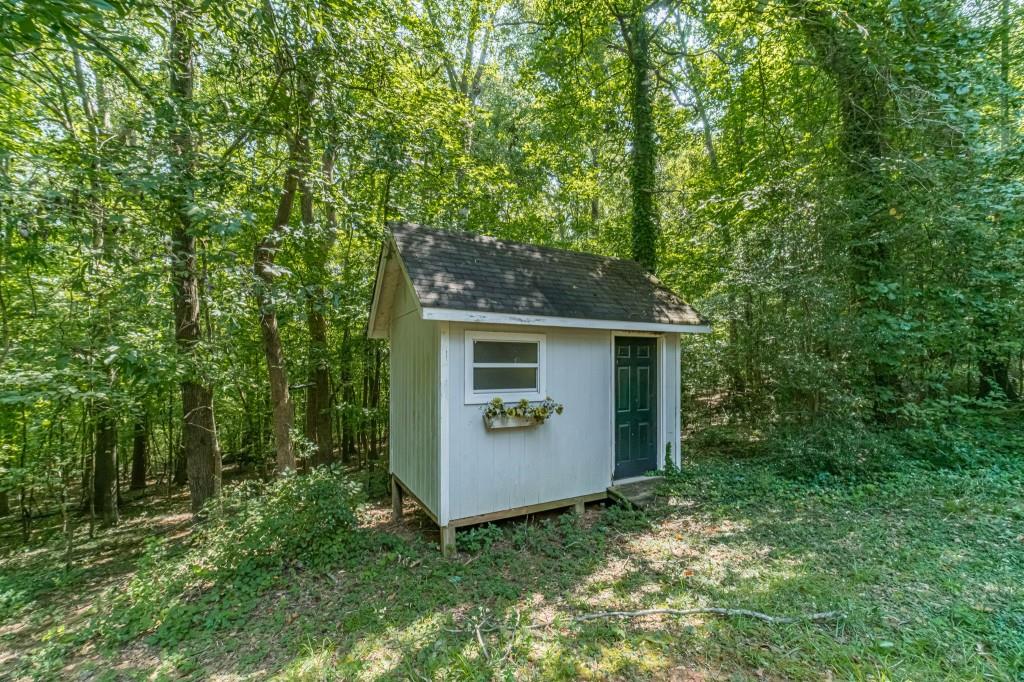 815 Sterling Place Property Photo 39