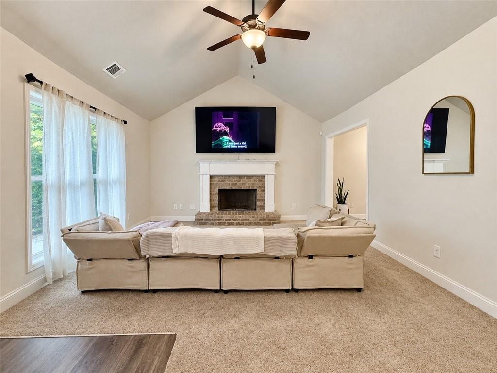 115 Brookside Ct Property Photo 3