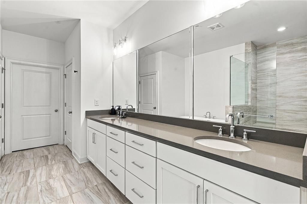 6742 Encore Boulevard Property Photo 24