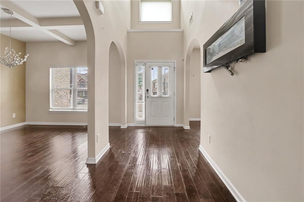 646 Toronto Circle Property Photo 8