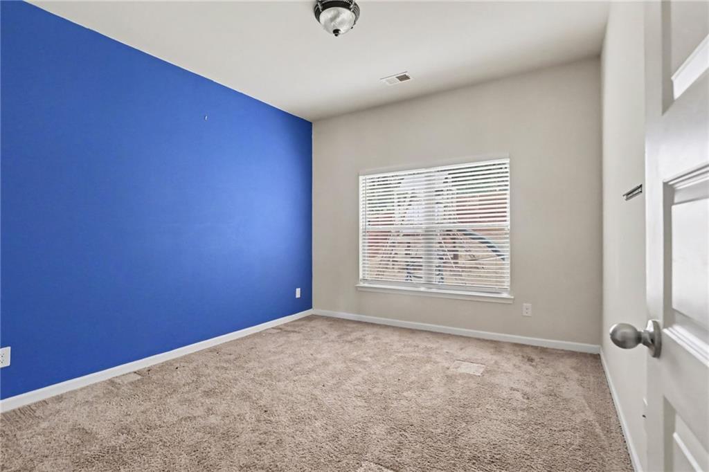 646 Toronto Circle Property Photo 17