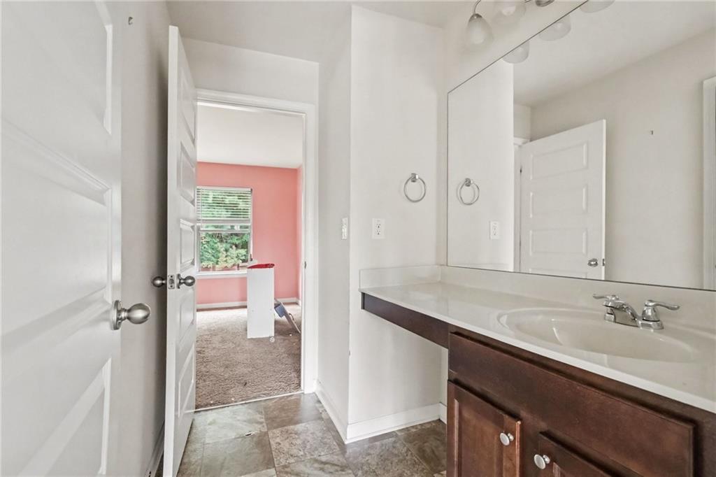 646 Toronto Circle Property Photo 20