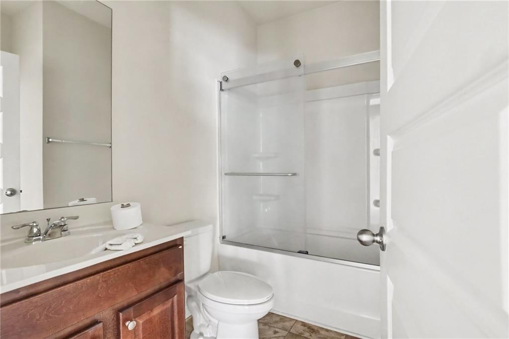 646 Toronto Circle Property Photo 26