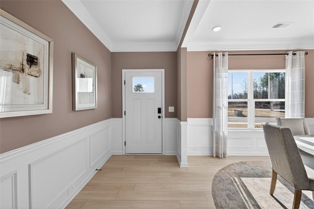 241 Shire Loop Property Photo 4