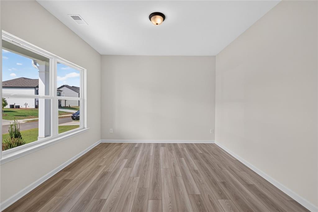 115 Shire Loop Property Photo 4
