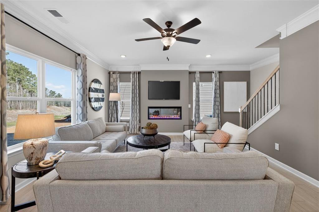 115 Shire Loop Property Photo 6