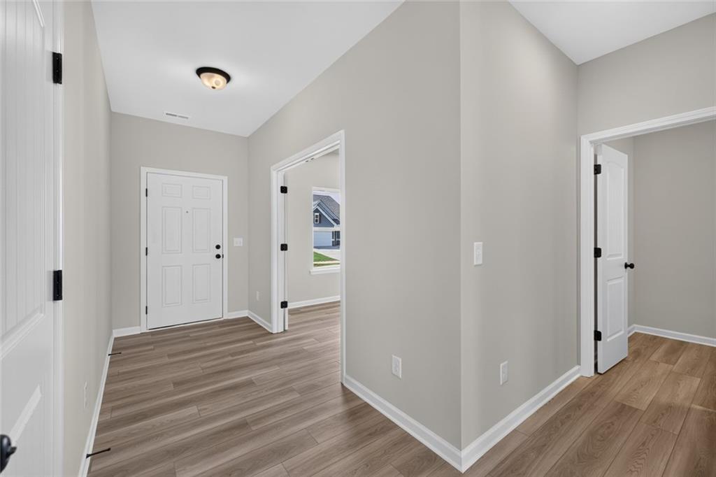 115 Shire Loop Property Photo 6
