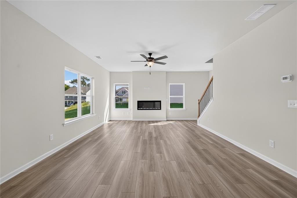 115 Shire Loop Property Photo 9