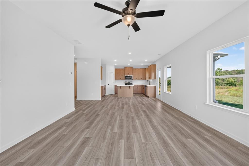 115 Shire Loop Property Photo 12