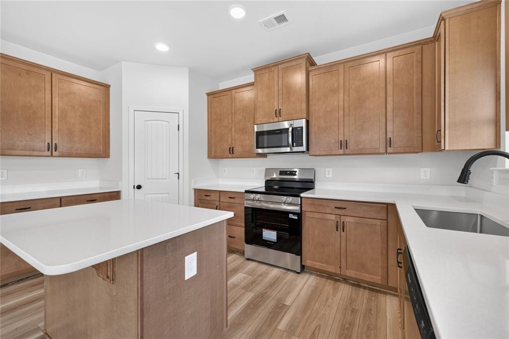 115 Shire Loop Property Photo 15