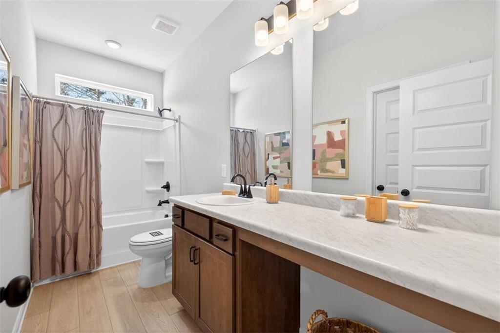 115 Shire Loop Property Photo 28