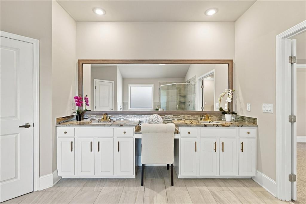 7837407 Property Photo 34