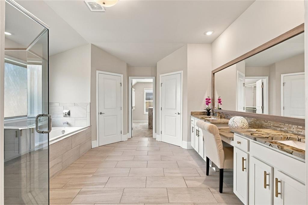 7837407 Property Photo 36