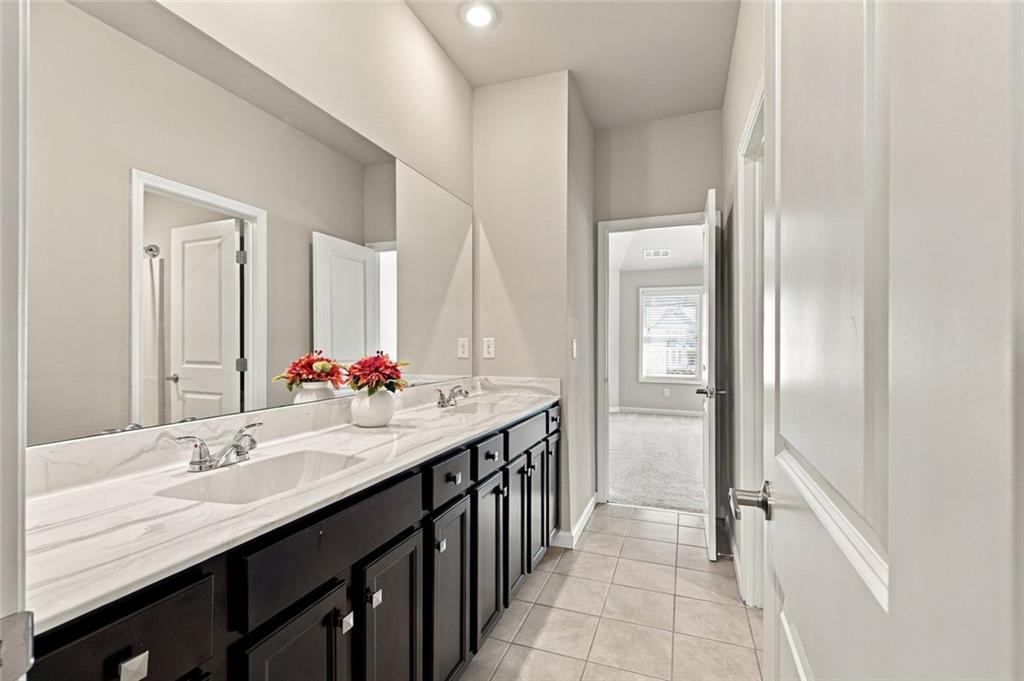 7837407 Property Photo 47
