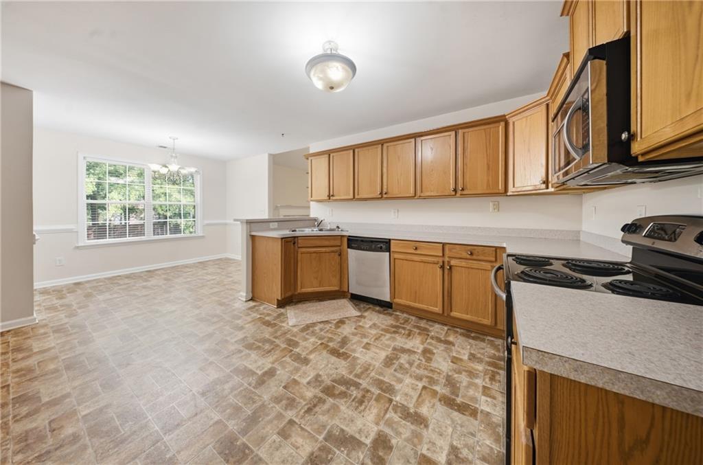 177 Revolutionary Drive Property Photo 8