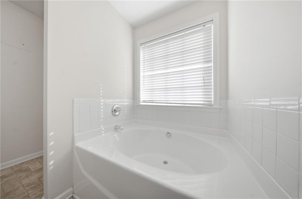177 Revolutionary Drive Property Photo 18