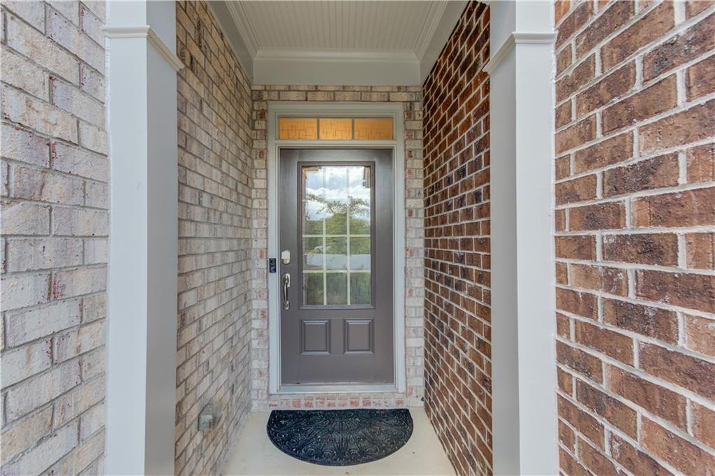 1182 Lanier Willow Path Property Photo 4