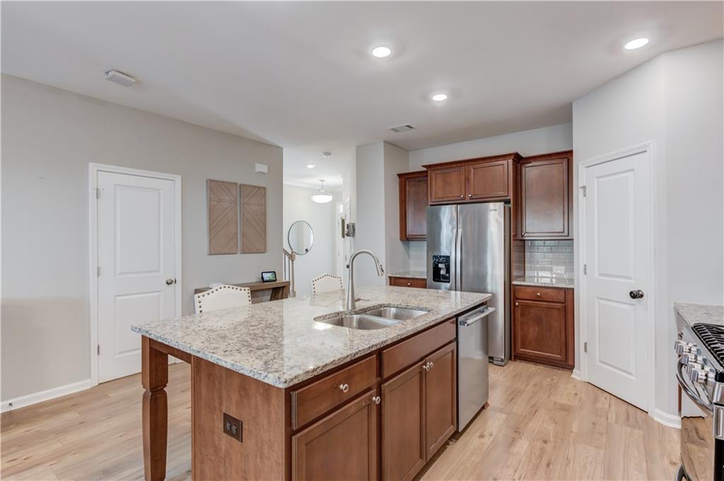 1182 Lanier Willow Path Property Photo 11