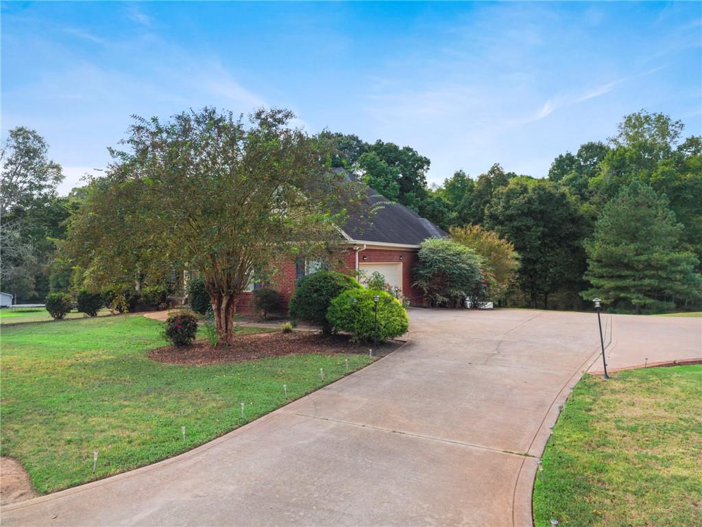 70 Line Drive Property Photo 5