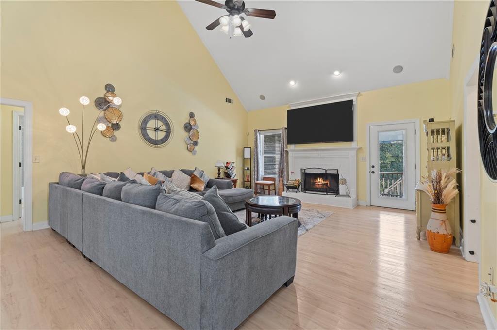 70 Line Drive Property Photo 12