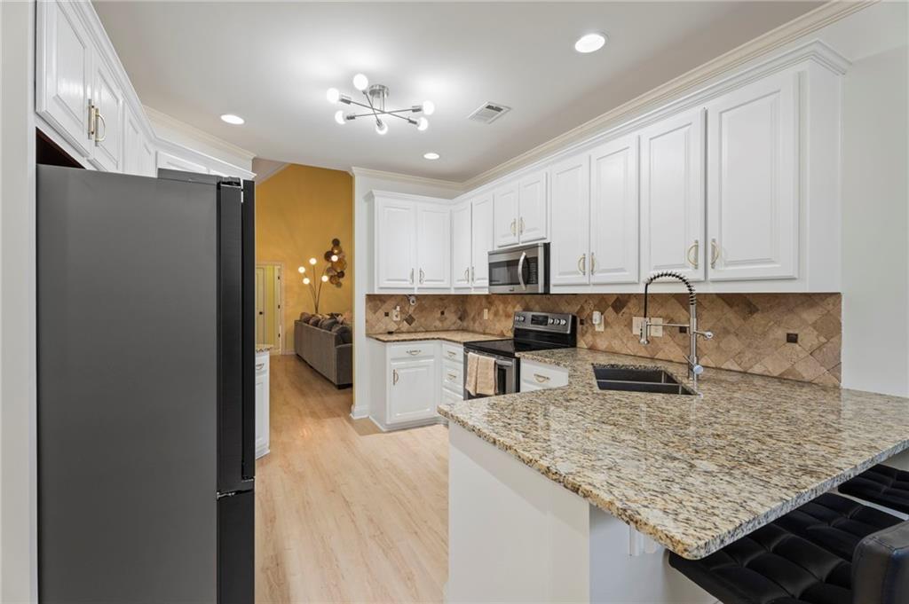 70 Line Drive Property Photo 18
